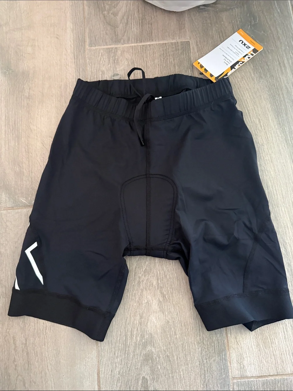 CORE TRI 8 INCH SHORTS